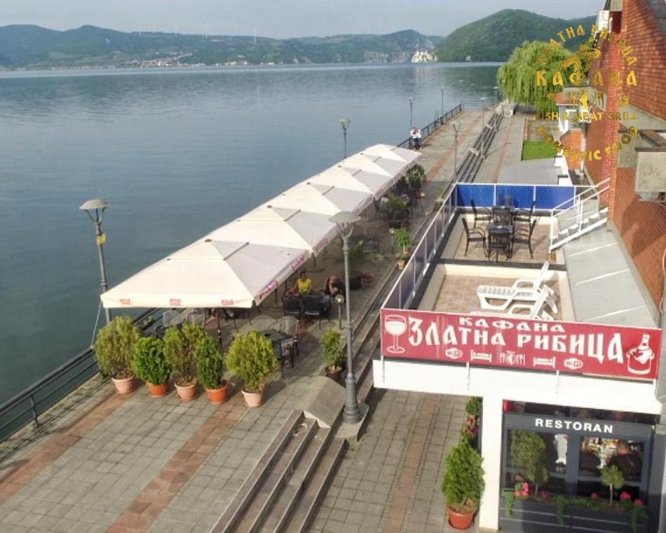 Apartamento Zlatna Ribica Golubac Exterior foto