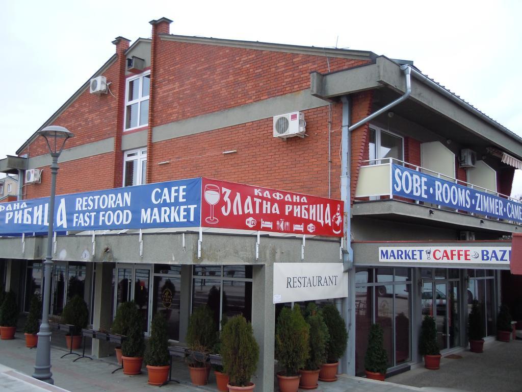 Apartamento Zlatna Ribica Golubac Exterior foto